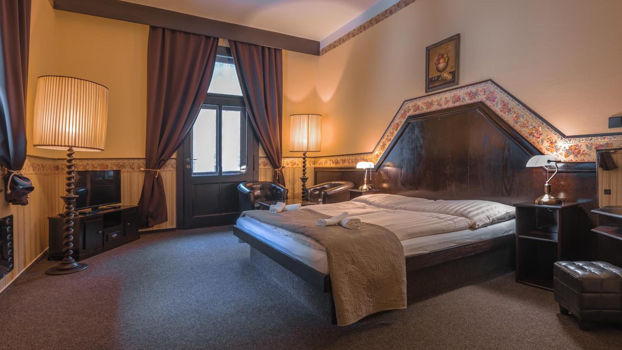 Hotel Lovecky Zamecek Orion Liberec Exterior foto